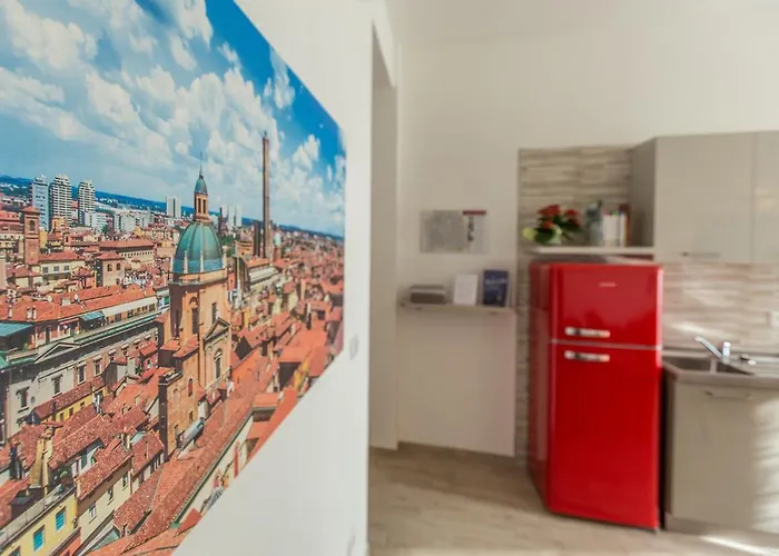 Martina, By Short Holidays בולוניה