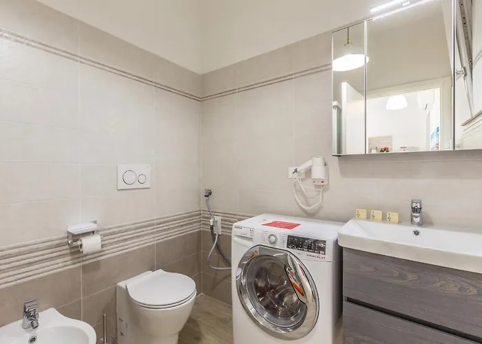 Martina, By Short Holidays בולוניה