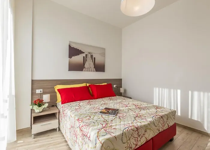 Martina, By Short Holidays بولونيا